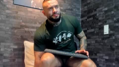 brucedallas online show from July 16, 2026, 4:40 am