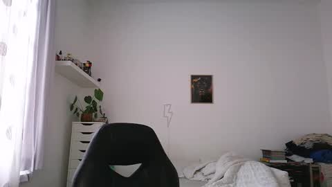 Snapshot of brucemf chatting on October 1, 2025, 4:02 pm Bruce online show from October 1, 2025, 4:02 pm