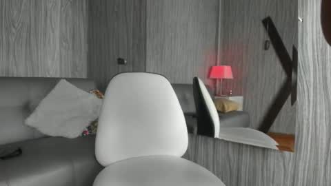 Snapshot of brucesmiith chatting on October 12, 2025, 9:36 pm brucesmiith online show from October 12, 2025, 9:36 pm
