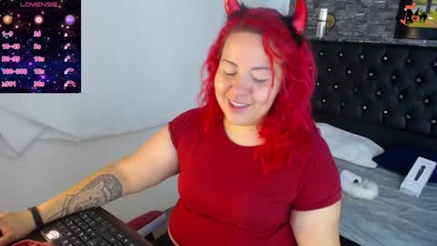 Snapshot of bruja_scarlata chatting on February 4, 2025, 11:05 am Bruja SCarlata online show from February 4, 2025, 11:05 am
