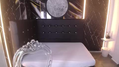 Snapshot of bruja_scarlata chatting on October 7, 2025, 10:12 am Bruja SCarlata online show from October 7, 2025, 10:12 am