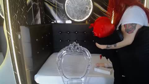 Bruja SCarlata online show from February 12, 2026, 12:22 pm