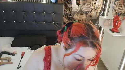 Bruja SCarlata online show from May 1, 2026, 1:10 am