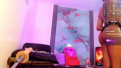 Snapshot of brunettesexy11 chatting on October 17, 2025, 11:02 am  ChannelR  online show from October 17, 2025, 11:02 am