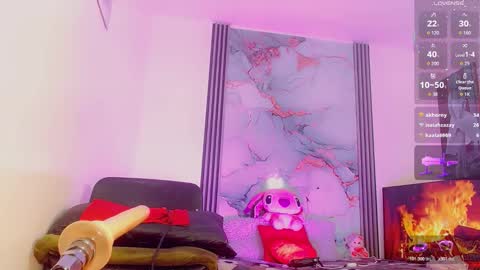 Snapshot of brunettesexy11 chatting on November 1, 2025, 11:01 am ChannelR online show from November 1, 2025, 11:01 am