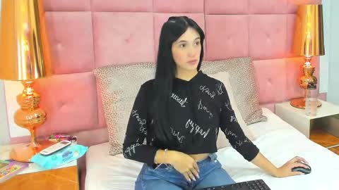 Brunny Gill  online show from January 3, 2025, 7:18 pm