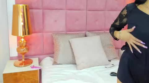  Brunny Gill  online show from March 5, 2025, 9:59 pm