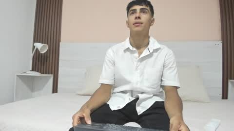 Snapshot of bruno_fox_ chatting on July 20, 2026, 8:22 pm Bruno online show from July 20, 2026, 8:22 pm