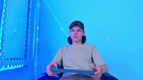 Snapshot of bruno_wild chatting on October 7, 2025, 7:44 pm Bruno wild online show from October 7, 2025, 7:44 pm