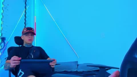 Snapshot of bruno_wild chatting on October 31, 2025, 6:25 am Bruno wild online show from October 31, 2025, 6:25 am