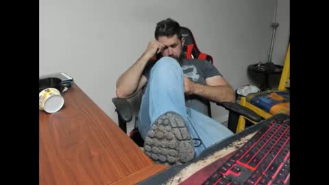 BRUTALMASTER1983 online show from November 4, 2025, 7:46 pm