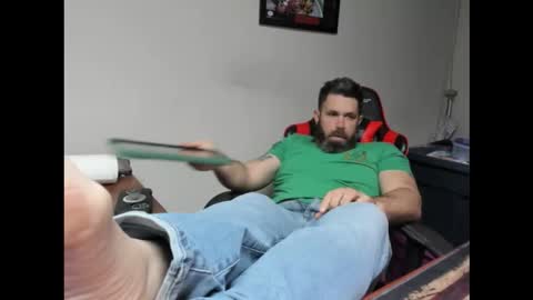 Snapshot of brutalmaster1983 chatting on February 19, 2026, 8:05 pm BRUTALMASTER1983 online show from February 19, 2026, 8:05 pm