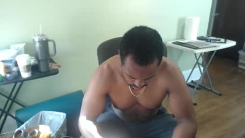 Snapshot of btd313 chatting on October 24, 2025, 2:02 pm btd313 online show from October 24, 2025, 2:02 pm