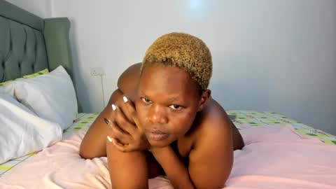 Snapshot of bubble_big_booty chatting on December 18, 2024, 10:30 am Stacy420 online show from December 18, 2024, 10:30 am