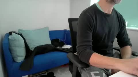 Snapshot of bubblebumdave chatting on October 22, 2025, 12:05 pm Bubblebum online show from October 22, 2025, 12:05 pm