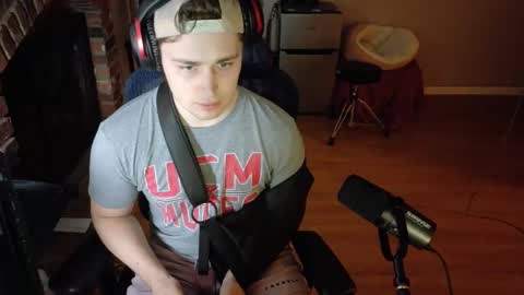 BubblebuttBdn online show from April 24, 2026, 2:25 am