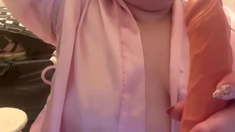 bubblegirl online show from February 23, 2026, 1:41 pm