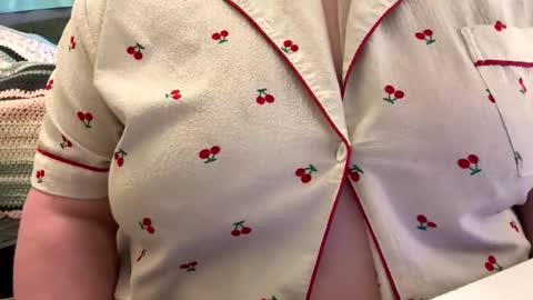 bubblegirl online show from April 7, 2026, 4:18 pm