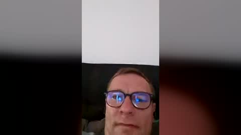 Snapshot of buchrel chatting on July 3, 2026, 10:43 am Buchrel online show from July 3, 2026, 10:43 am
