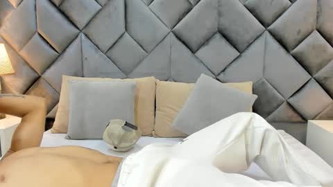 Buda y Cataleya online show from November 12, 2025, 3:34 pm