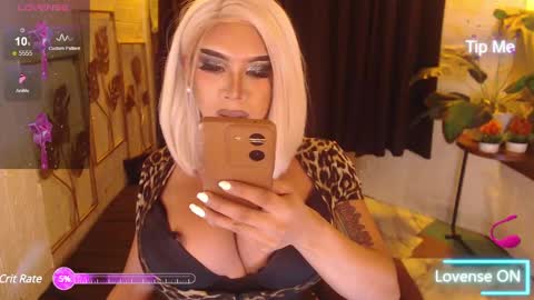 Lucienne online show from January 17, 2025, 3:43 pm