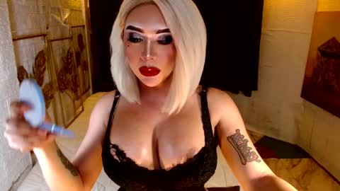 Lucienne online show from September 27, 2025, 11:43 pm