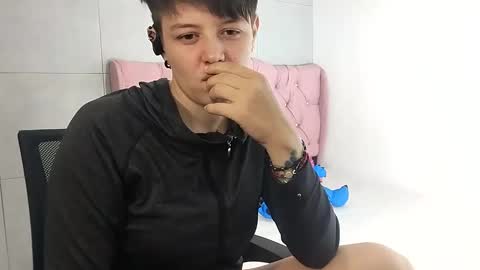 Snapshot of bug2025 chatting on September 30, 2025, 1:32 am bug2025 online show from September 30, 2025, 1:32 am