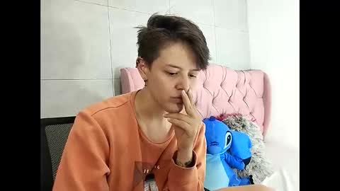 Snapshot of bug2025 chatting on October 28, 2025, 5:00 am bug2025 online show from October 28, 2025, 5:00 am