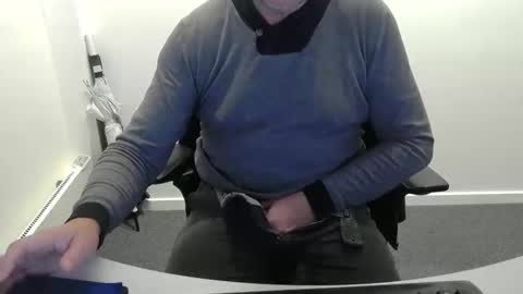 Snapshot of buggemann chatting on October 17, 2025, 3:53 am buggemann online show from October 17, 2025, 3:53 am