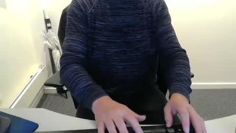 Snapshot of buggemann chatting on October 28, 2025, 4:27 am buggemann online show from October 28, 2025, 4:27 am