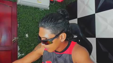 bull_cam online show from September 29, 2025, 6:35 pm