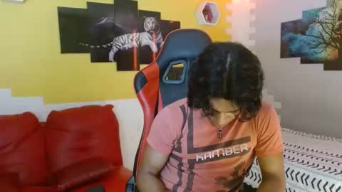 bull_cam online show from November 3, 2025, 5:25 pm