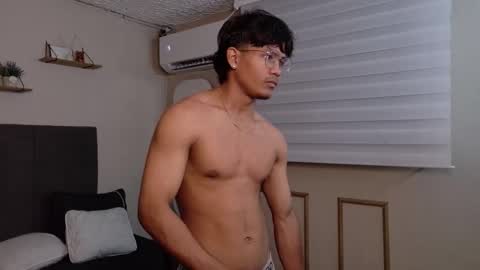 bull_horny online show from January 13, 2026, 2:06 am