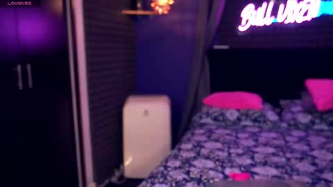 Bunny and The Rock online show from November 19, 2025, 11:16 pm