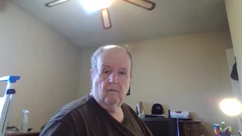 Snapshot of bullfrogg500 chatting on March 31, 2026, 2:39 pm bullfrogg500 online show from March 31, 2026, 2:39 pm