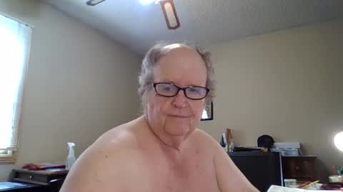 Snapshot of bullfrogg5050 chatting on June 18, 2026, 10:36 pm bullfrogg5050 online show from June 18, 2026, 10:36 pm