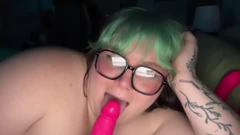 Snapshot of bumblebeebuzzer chatting on February 19, 2025, 7:06 am bumblebeebuzzer online show from February 19, 2025, 7:06 am