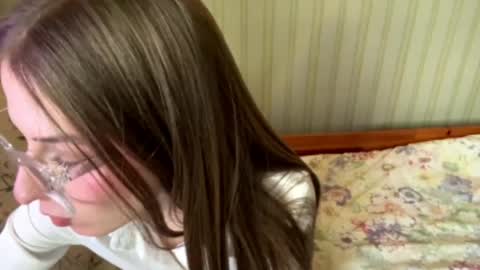 Snapshot of bumblebliss chatting on May 17, 2026, 2:02 pm Mary online show from May 17, 2026, 2:02 pm