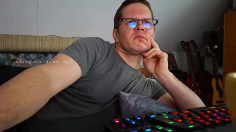 Snapshot of bumbuss chatting on February 16, 2026, 3:30 pm bumbuss online show from February 16, 2026, 3:30 pm