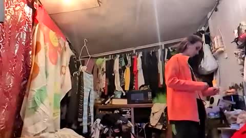 bunniandcryme online show from November 28, 2025, 4:37 am