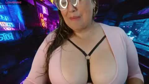 Snapshot of bunniosito chatting on June 18, 2026, 8:46 pm bunniosito online show from June 18, 2026, 8:46 pm