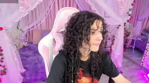 Snapshot of bunny_curly chatting on September 15, 2025, 1:11 pm Bunny  online show from September 15, 2025, 1:11 pm