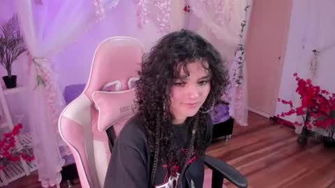 Snapshot of bunny_curly chatting on October 21, 2025, 3:13 pm Bunny  online show from October 21, 2025, 3:13 pm