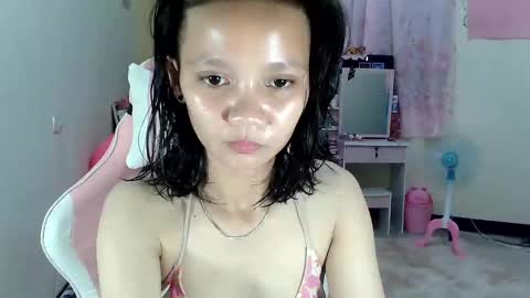 Snapshot of bunny_flower18 chatting on February 25, 2025, 2:22 pm bunny_flower18 online show from February 25, 2025, 2:22 pm