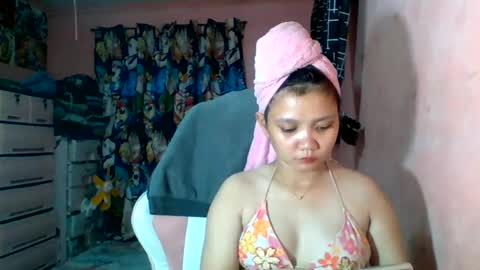 bunny_flower18 online show from May 18, 2026, 12:22 pm