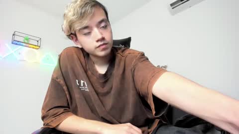 bunny online show from January 21, 2025, 3:43 pm