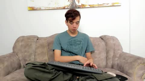 bunny online show from November 18, 2025, 12:31 pm