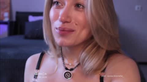 Snapshot of bunny_tsukino chatting on April 1, 2026, 4:24 am B U N N Y online show from April 1, 2026, 4:24 am