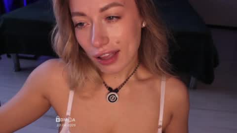 Snapshot of bunny_tsukino chatting on April 10, 2026, 3:01 am B U N N Y online show from April 10, 2026, 3:01 am