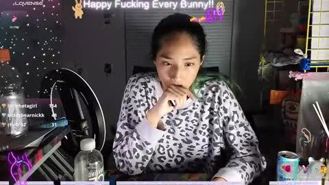 Snapshot of bunnycheekz chatting on December 13, 2024, 1:04 am Tokki bunny online show from December 13, 2024, 1:04 am